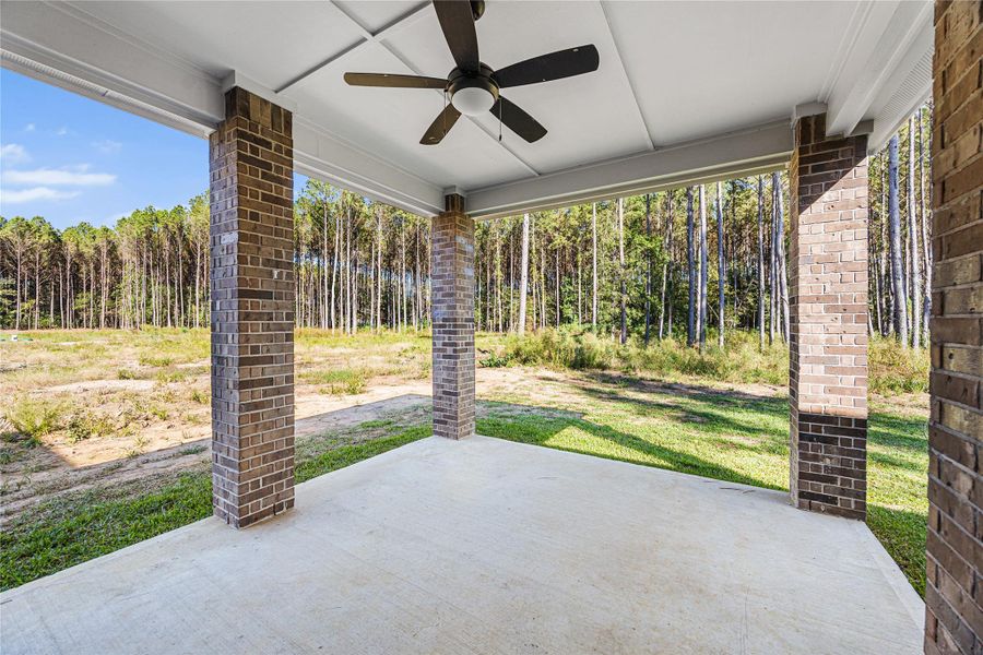Exterior details and patio area of a home in Encino Estates, Dayton (Image 3).