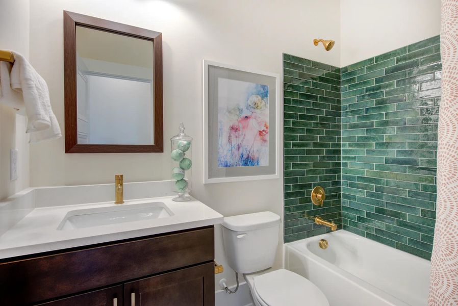 Kayleen Bathroom 3