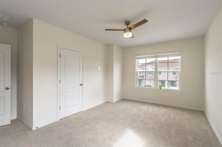 Spacious, unfurnished interior of a new home in , Davenport (Image 27).