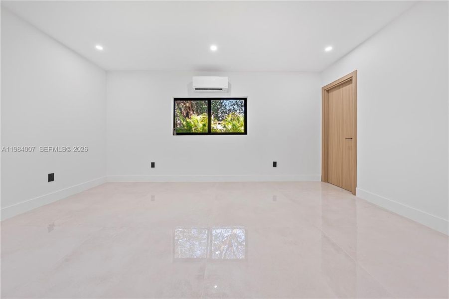 Spacious, unfurnished interior of a new home in , North Miami (Image 63).