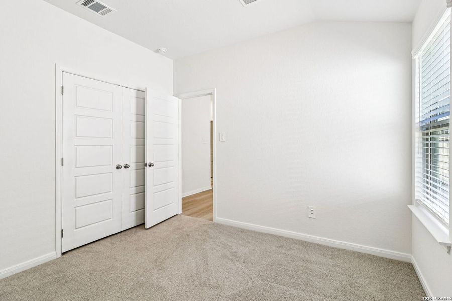 Spacious, unfurnished interior of a new home in Lark Canyon, New Braunfels (Image 41).