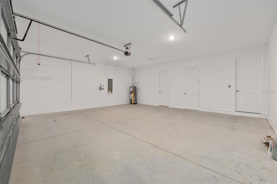 Spacious, unfurnished interior of a new home in Calesa Township, Ocala (Image 47).