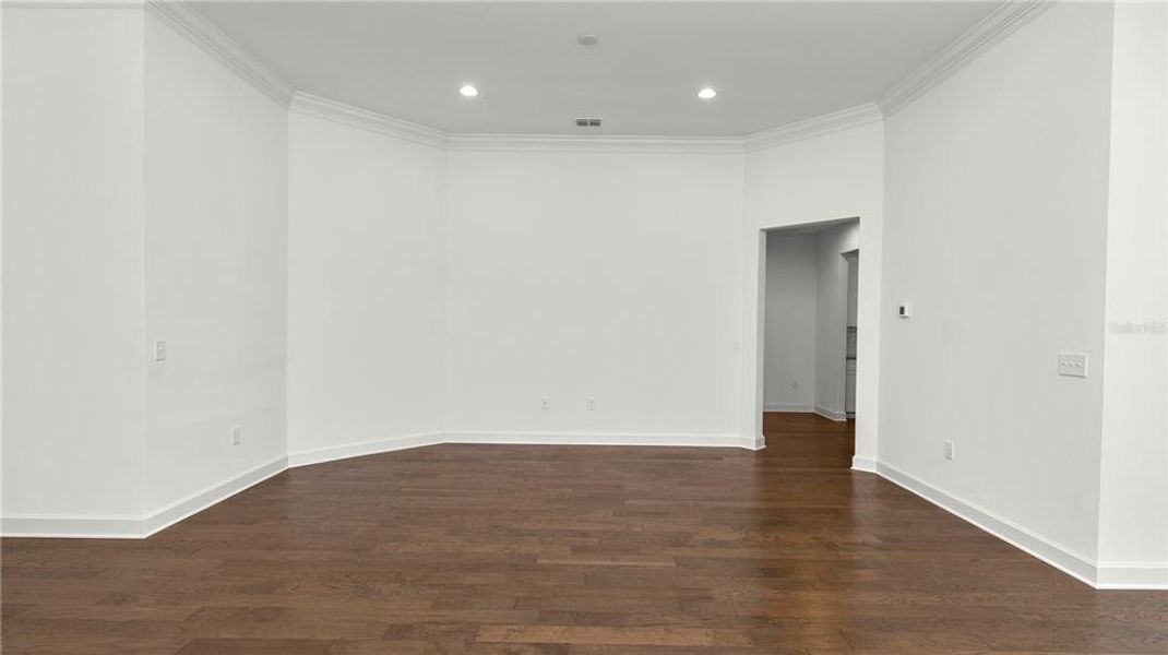Spacious, unfurnished interior of a new home in , Lakeland (Image 38).