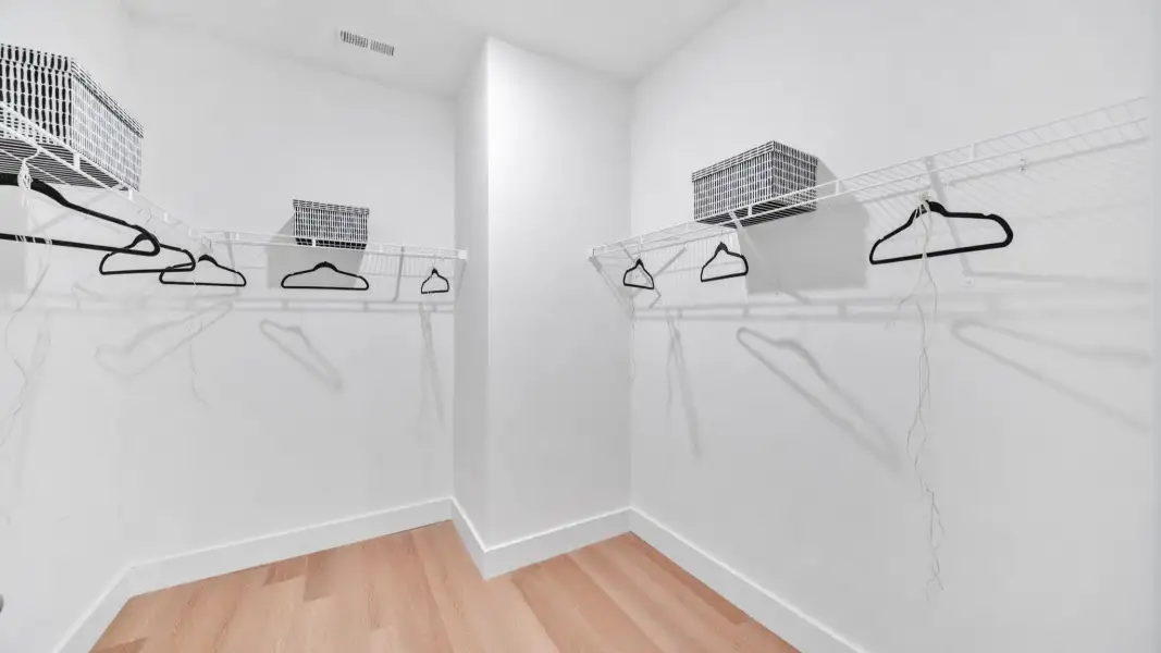 Spacious, unfurnished interior of a new home in Millstone Village, Morristown (Image 18).