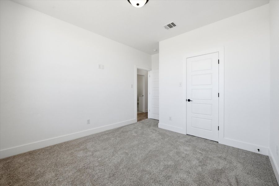 Spacious, unfurnished interior of a new home in Zion Valley, Poolville (Image 28).