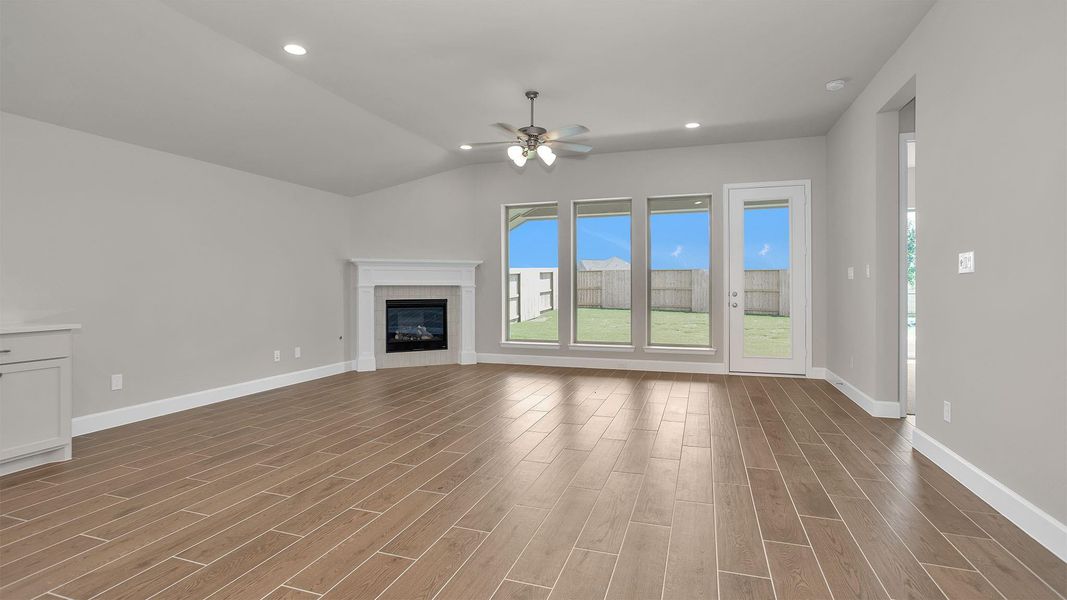 Spacious, unfurnished interior of a new home in Meridiana, Manvel (Image 10). Spacious, unfurnished interior of a new home in Meridiana, Manvel (Image 10).