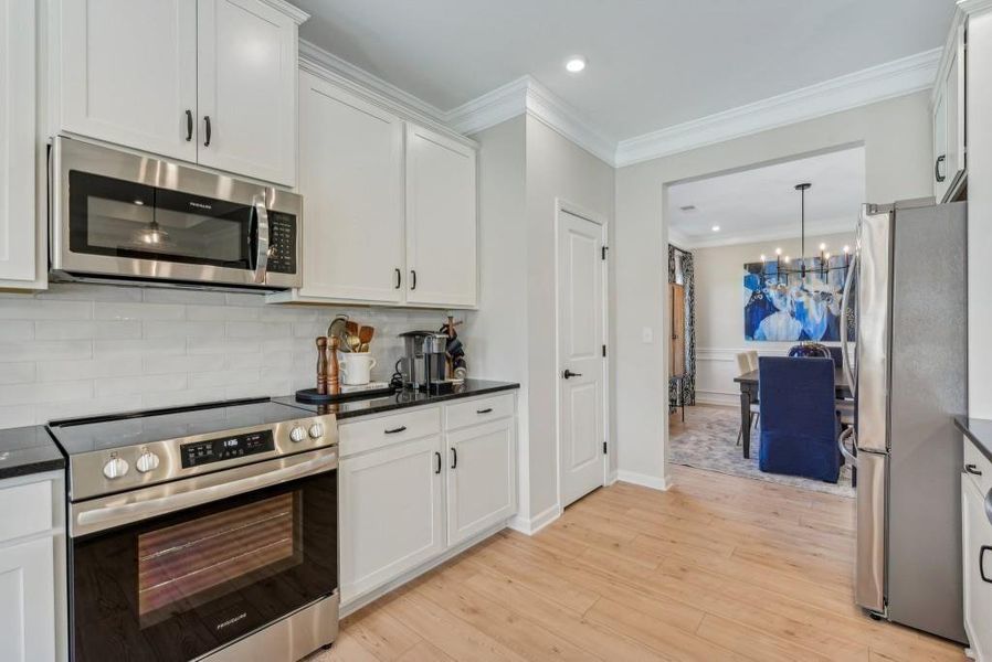 Furnished interior view inside a new home in Jones Ridge, Dallas (Image 10).