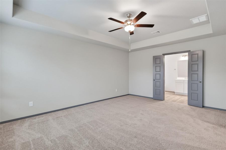 Spacious, unfurnished interior of a new home in Rollingbrook Estates, Baytown (Image 29).