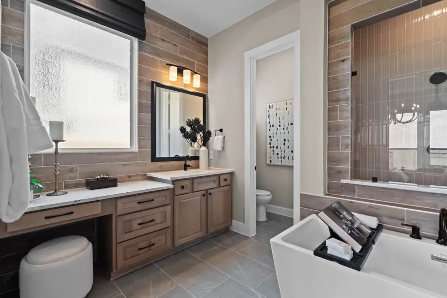 Furnished interior view inside a new home in Evergreen, Conroe (Image 9). Furnished interior view inside a new home in Evergreen, Conroe (Image 9).