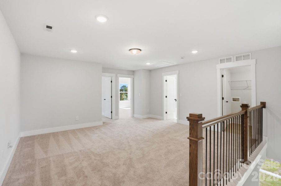 Spacious, unfurnished interior of a new home in Blythe Mill Townhomes, Waxhaw (Image 18).