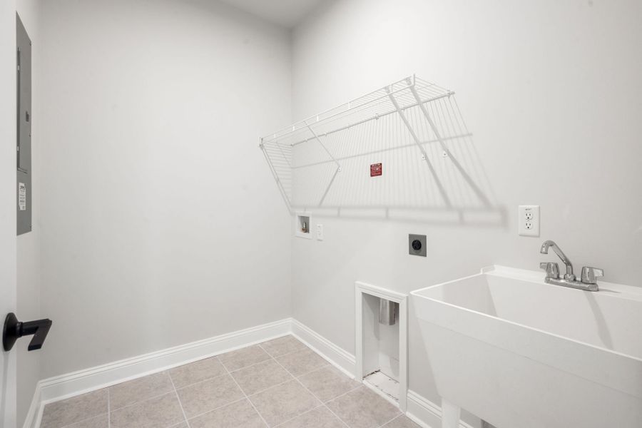 Spacious, unfurnished interior of a new home in Heartwood, Richmond Hill (Image 33).