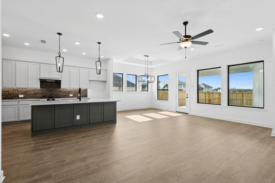 Spacious, unfurnished interior of a new home in Riceland - Enclave Row Collection, Mont Belvieu (Image 30).