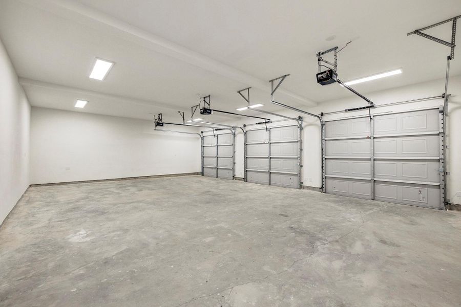 Spacious, unfurnished interior of a new home in , Magnolia (Image 40).