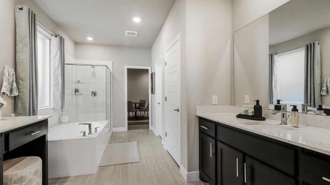 Furnished interior view inside a new home in Treeline, Justin (Image 22).