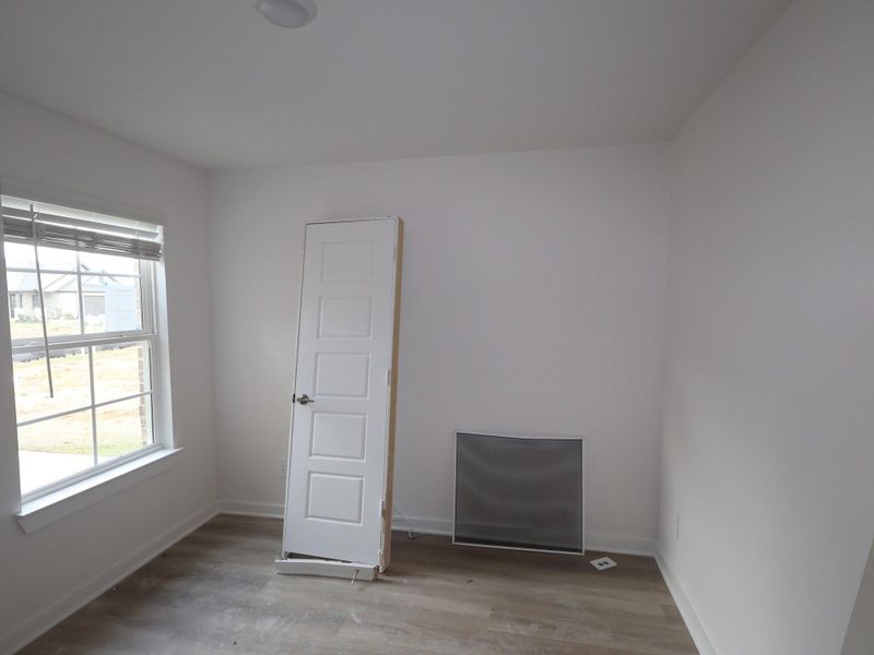 Spacious, unfurnished interior of a new home in Lone Star Landing, Montgomery (Image 16).