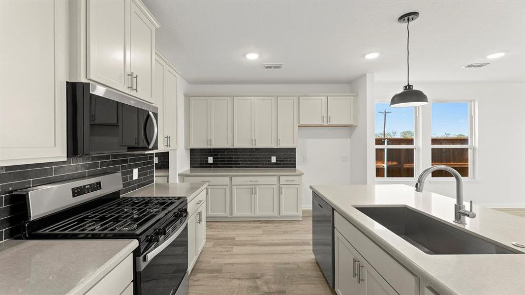 11. 3143 Duck Heights - Kitchen (3) 11. 3143 Duck Heights - Kitchen (3)