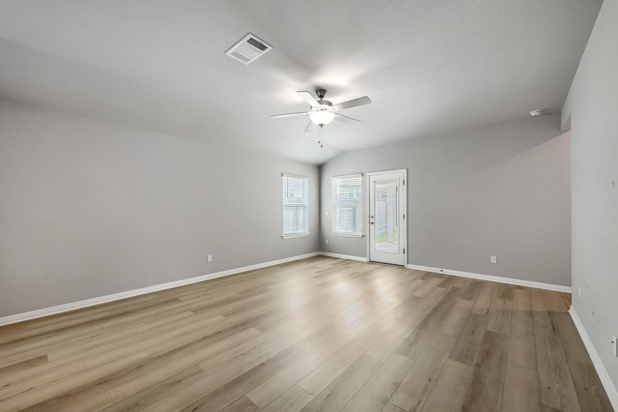 Spacious, unfurnished interior of a new home in , Buda (Image 13). Spacious, unfurnished interior of a new home in , Buda (Image 13).