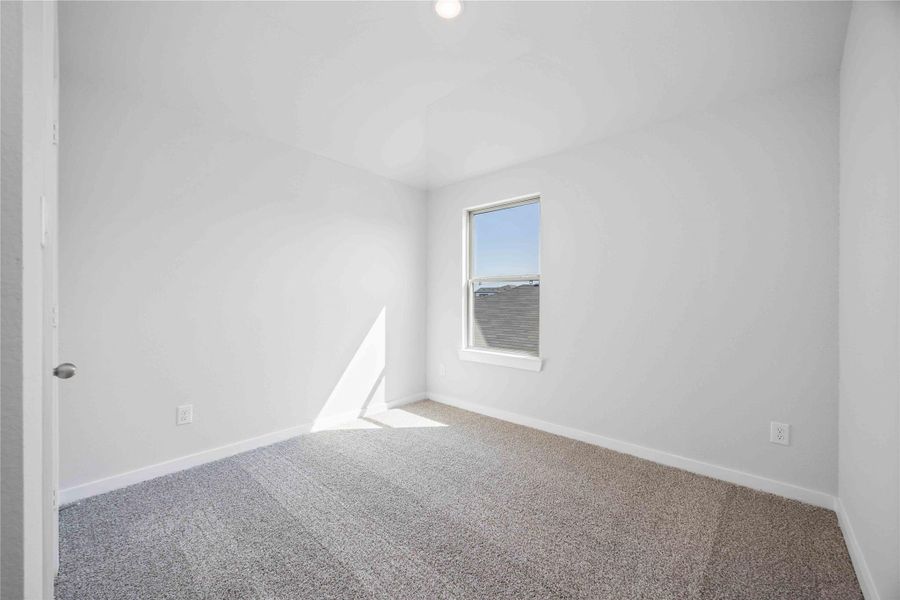 Spacious, unfurnished interior of a new home in Sandrock Station, Houston (Image 14).