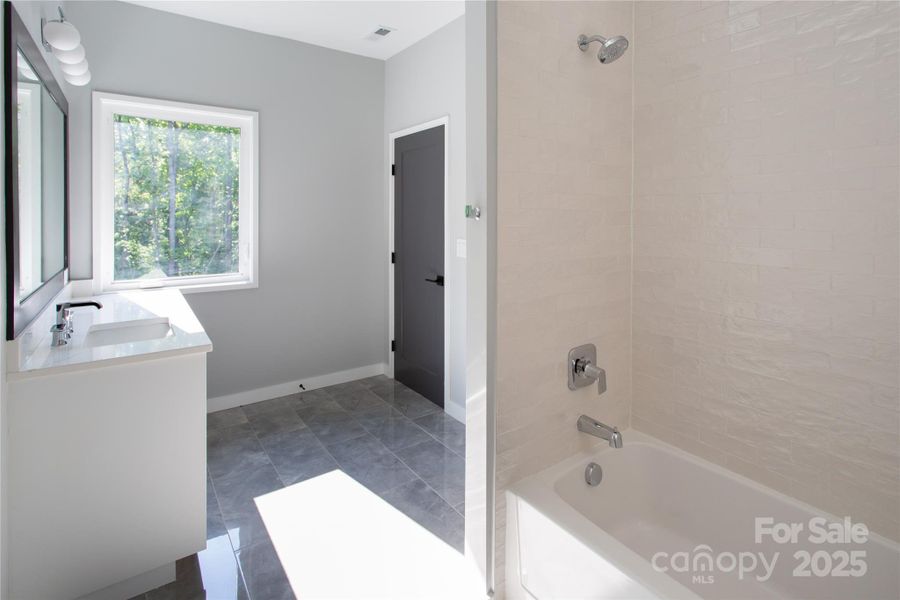 Spacious, unfurnished interior of a new home in , Waxhaw (Image 30). Spacious, unfurnished interior of a new home in , Waxhaw (Image 30).