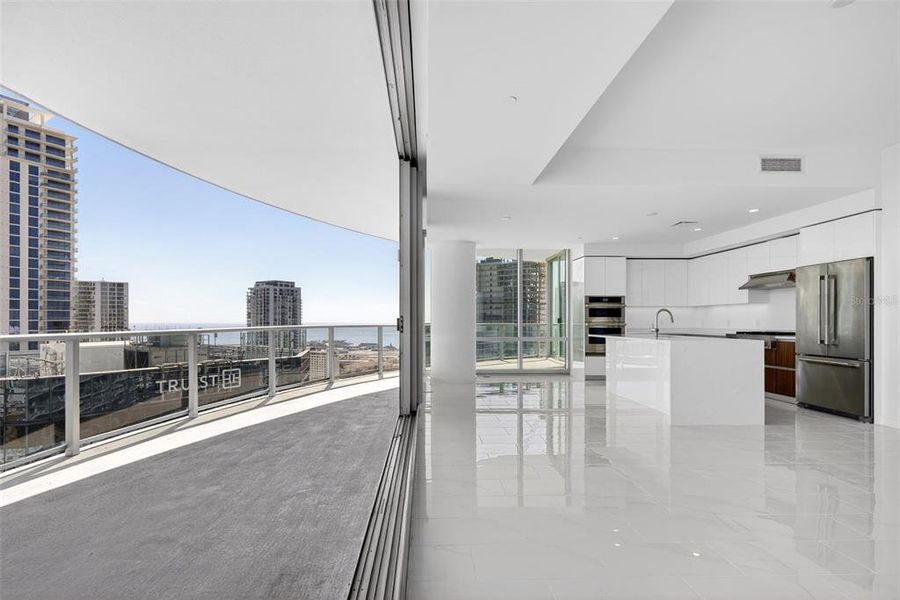 Condo located in St. Petersburg, FL showcasing its design and architecture (Image 30). Condo located in St. Petersburg, FL showcasing its design and architecture (Image 30).