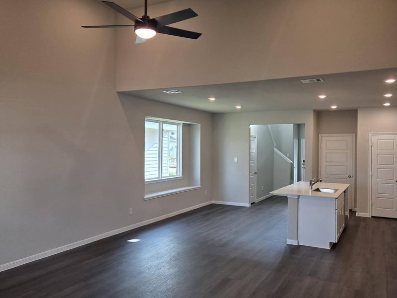 Spacious, unfurnished interior of a new home in River's Edge, Conroe (Image 22).