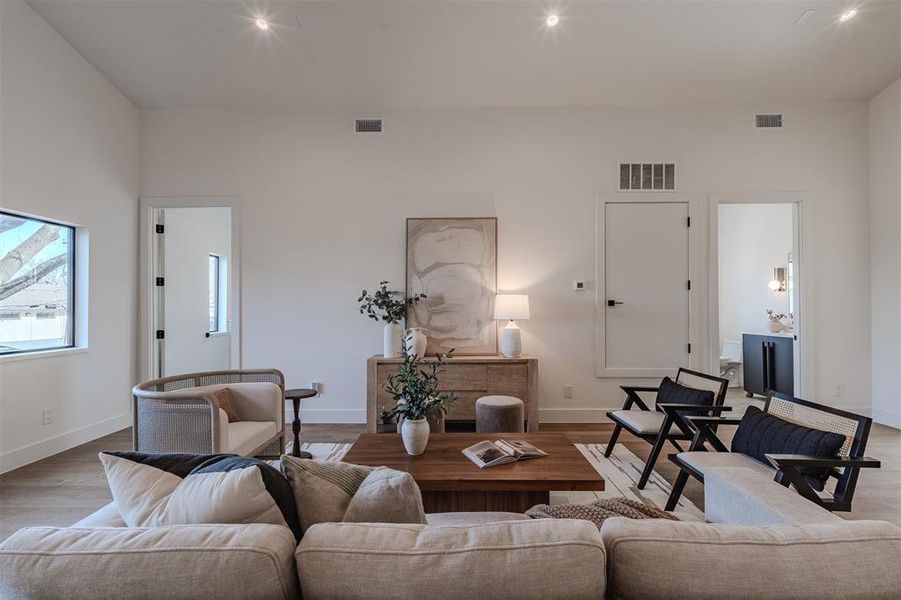 Furnished interior view inside a new home in , Dallas (Image 27).