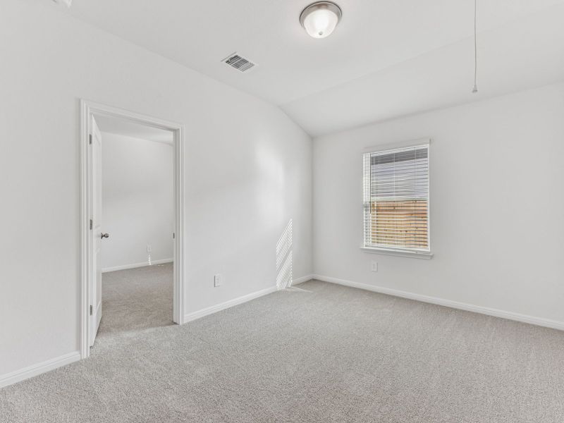 Spacious, unfurnished interior of a new home in Riverbend at Double Eagle - Reserve Collection, Cedar Creek (Image 13).