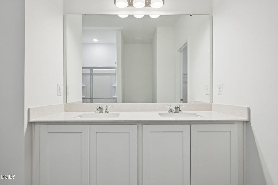 32-web-or-mls-Salers Loop-S0601-032 32-web-or-mls-Salers Loop-S0601-032