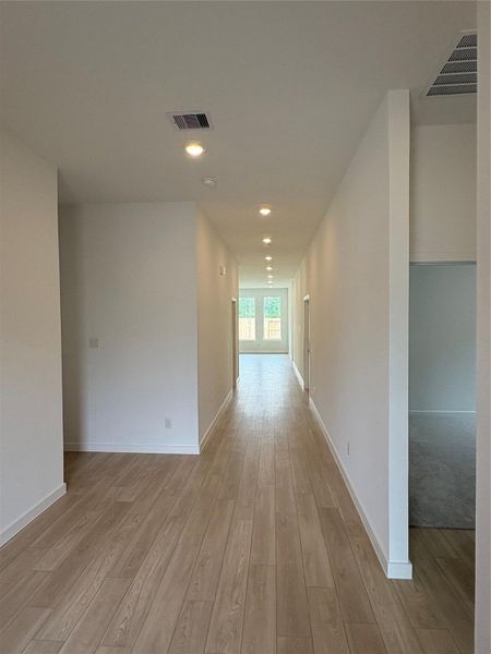 Spacious, unfurnished interior of a new home in ARTAVIA, Conroe (Image 11).