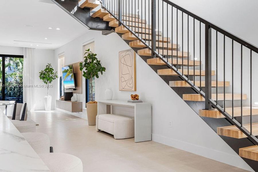 Furnished interior view inside a new home in , Fort Lauderdale (Image 46).