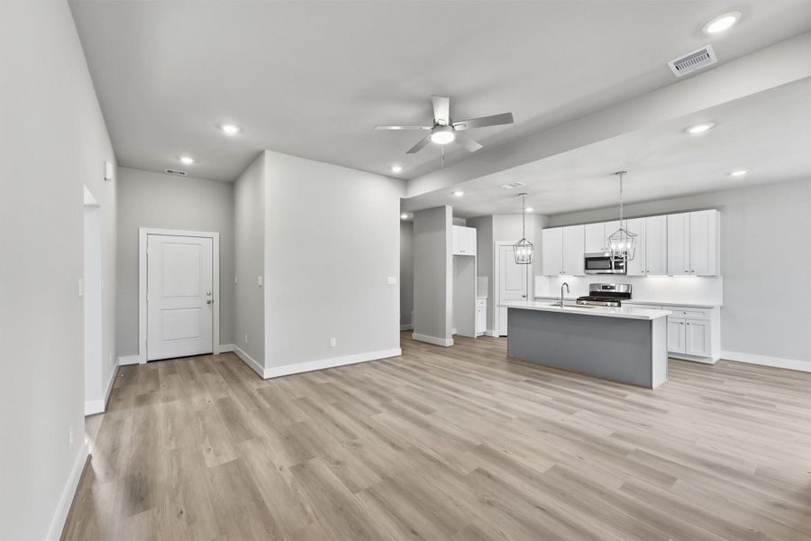 Spacious, unfurnished interior of a new home in , Hempstead (Image 17). Spacious, unfurnished interior of a new home in , Hempstead (Image 17).