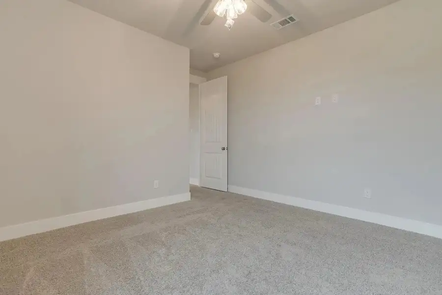 Representative unfurnished interior of a home built from the The Finley by Elmwood Custom Homes in Byrum Ranch, Maypearl (Image 60).