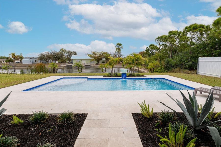 Community amenities in , Cape Coral (Image 54).