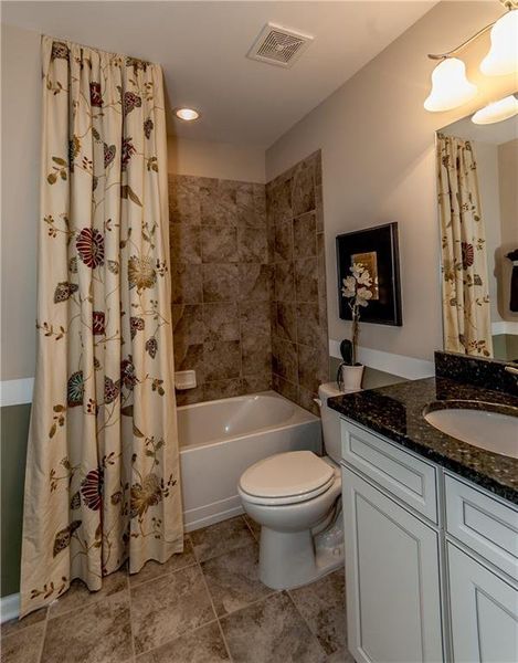 Furnished interior view inside a new home in Sierra Creek, Hoschton (Image 6).