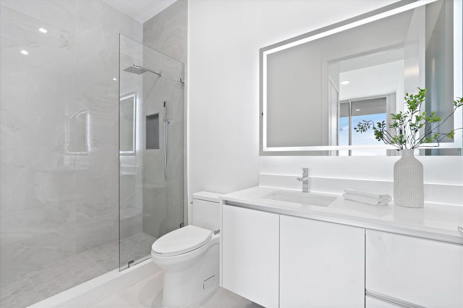 21-220 Lake Shore Drive #2305 Lake Park, 21-220 Lake Shore Drive #2305 Lake Park,