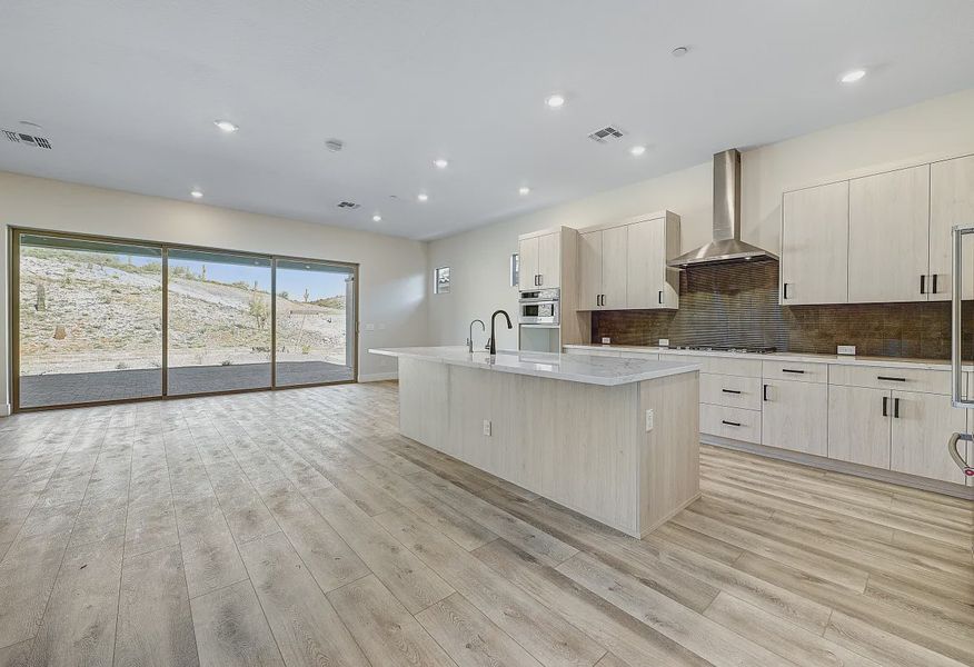 Ridgecrest Vantage HS 31 Kitchen - 8 of 13