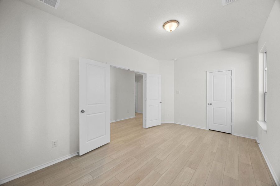 Spacious, unfurnished interior of a new home in Salerno - Heritage Collection, Round Rock (Image 32).