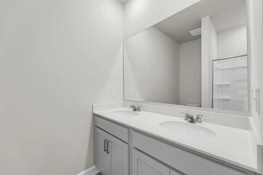 Similar Greenwood floorplan with Milan Collection. Features and finishes may change.