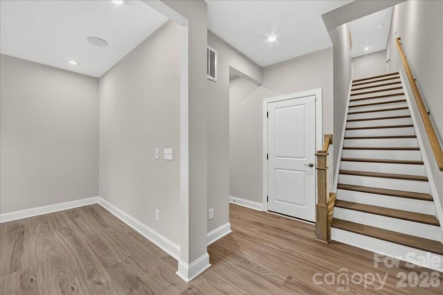 Oak box stairs with open rails Oak box stairs with open rails