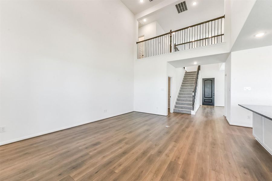 Spacious, unfurnished interior of a new home in River Ranch Meadows, Dayton (Image 21).