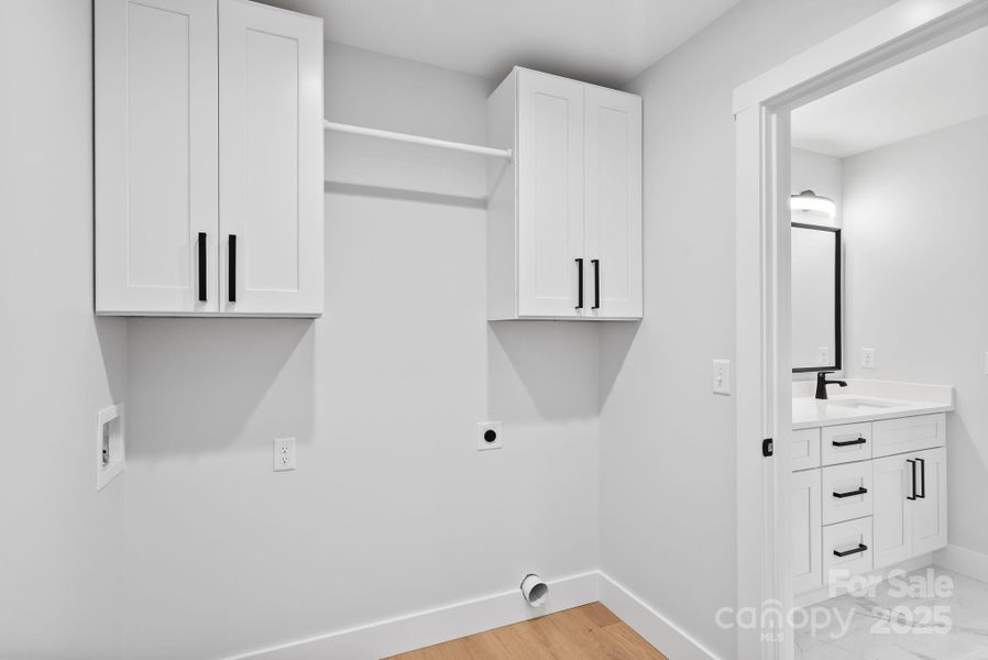 Image 42 of a home in .