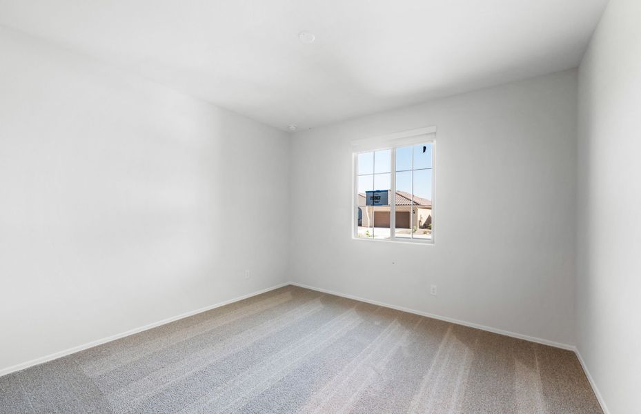 Spacious, unfurnished interior of a new home in Sun City Anthem at Merrill Ranch, Florence (Image 18).