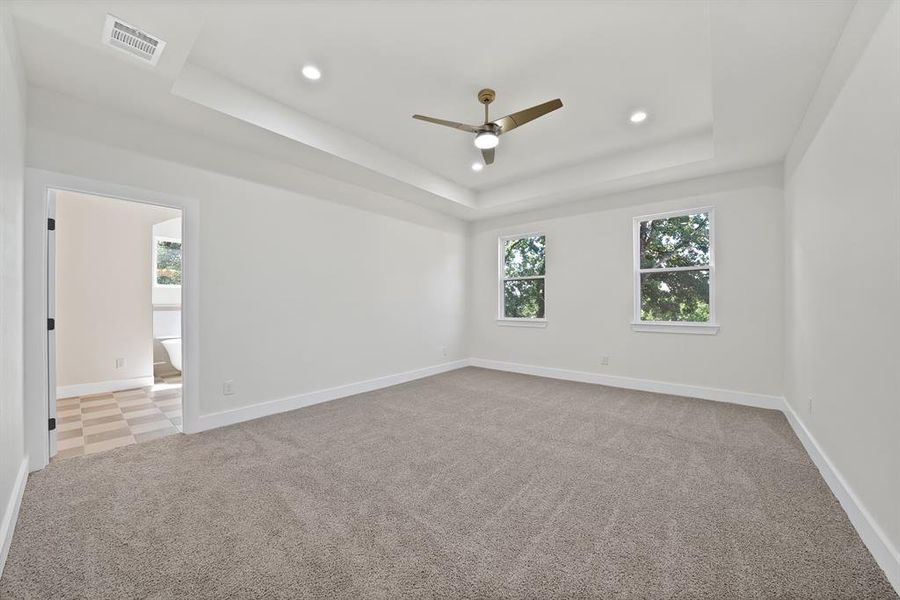 Spacious, unfurnished interior of a new home in , Joshua (Image 35).