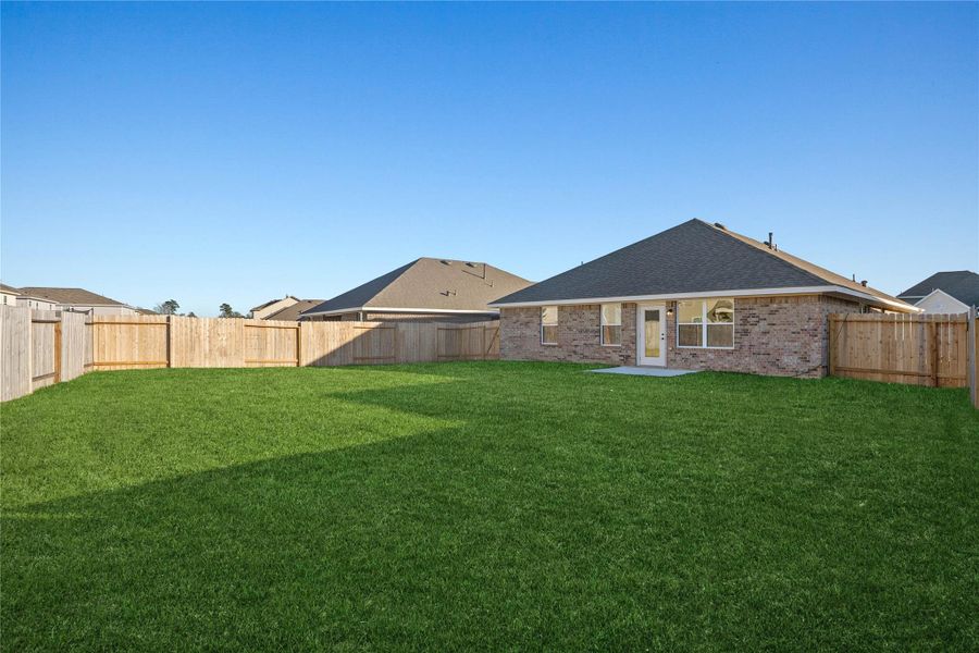 Exterior details and patio area of a home in Grand Oaks Reserve, Cleveland (Image 3).