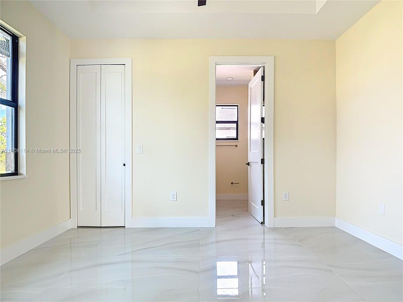Spacious, unfurnished interior of a new home in , Lehigh Acres (Image 42).