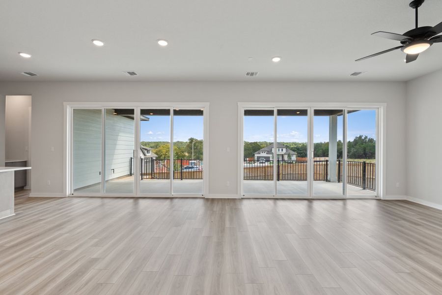 Spacious, unfurnished interior of a new home in Lariat, Liberty Hill (Image 35).