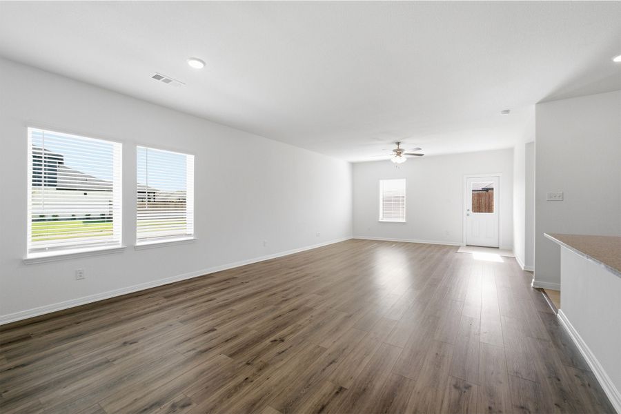 Spacious, unfurnished interior of a new home in Sagebrook, Argyle (Image 15).