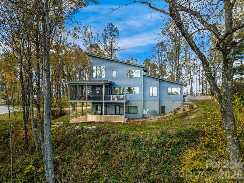 Drone shot of looking back at the house from the south. Drone shot of looking back at the house from the south.