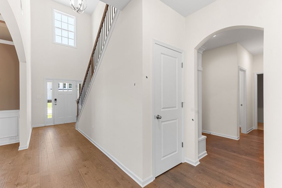 Front Entry:4631 Capulet Court