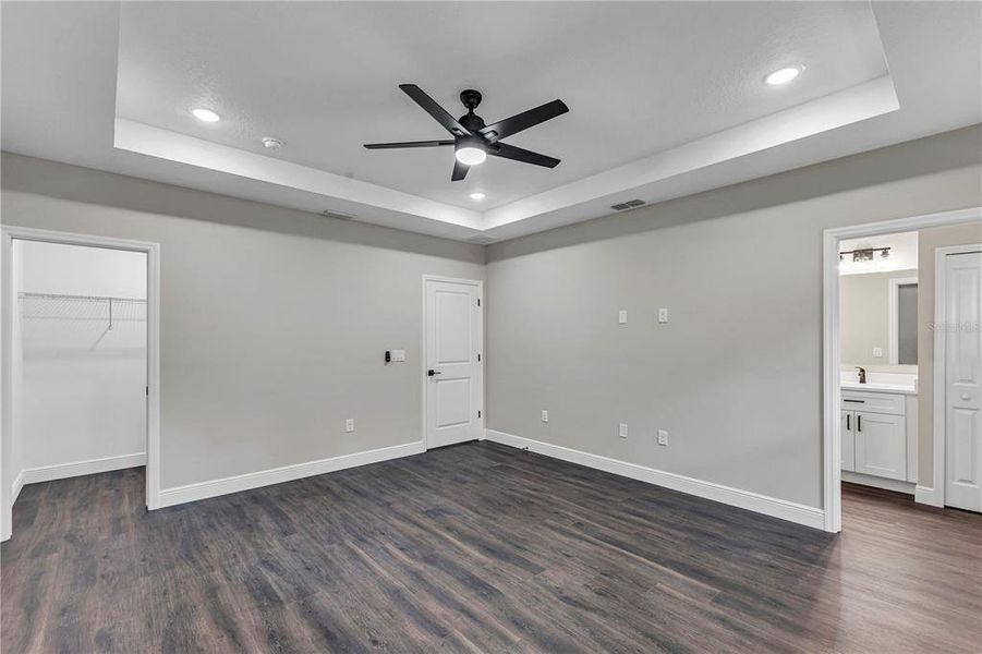 Spacious, unfurnished interior of a new home in , Orange City (Image 29).